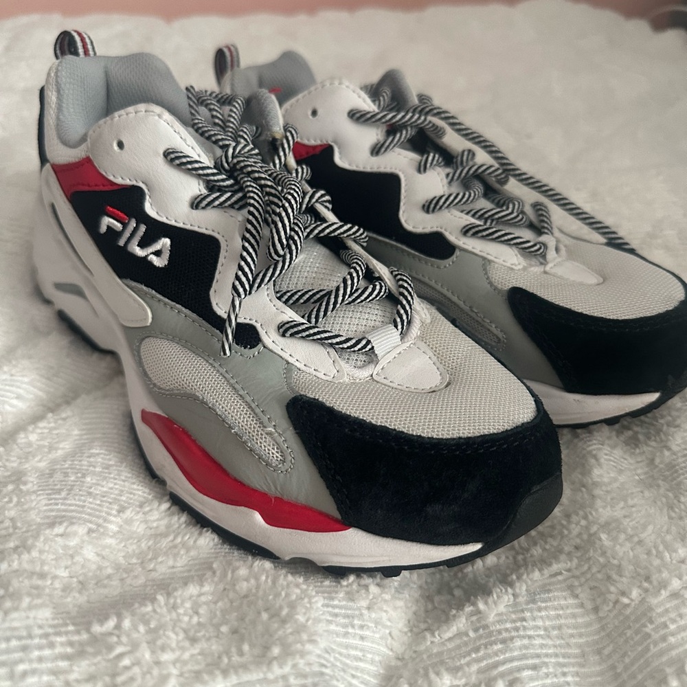 FILA Women's Size 9 Sneakers